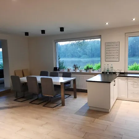 Dom Nad Jeziorem Na Kaszubach *